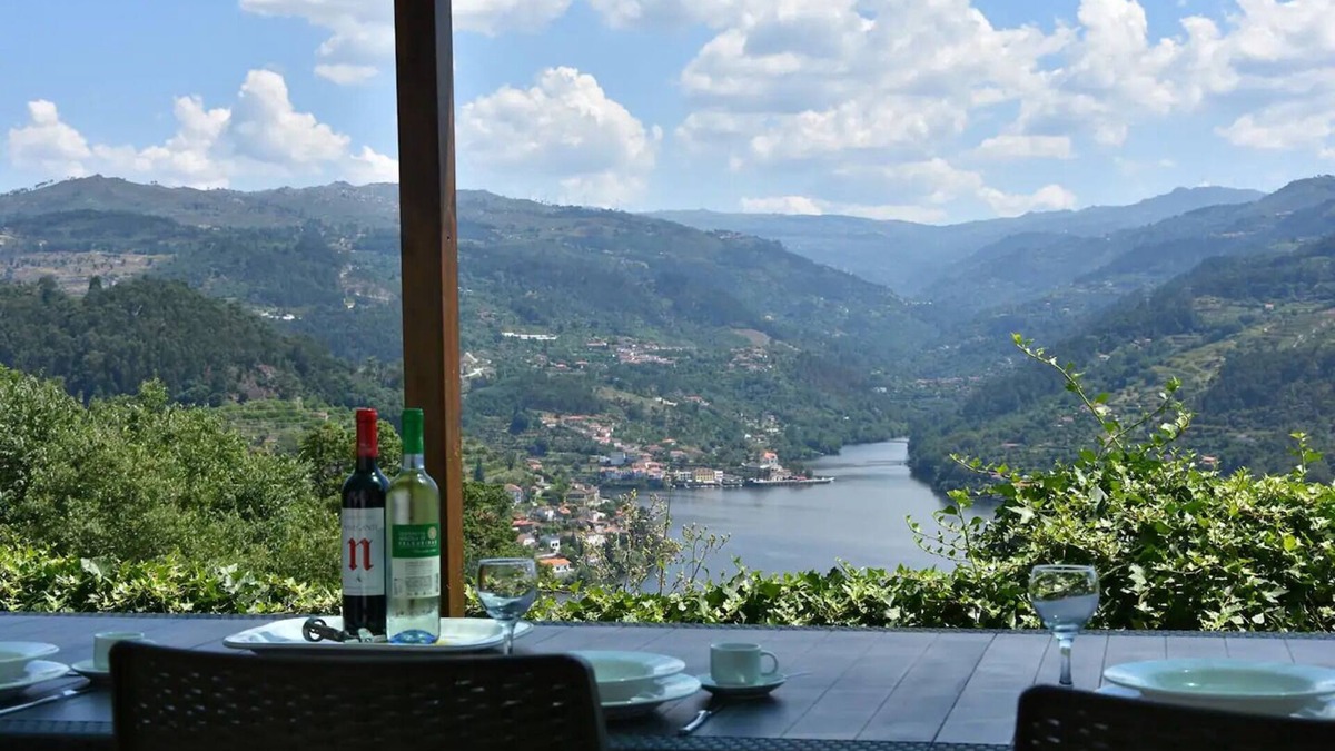 Ribadouro Villa | Quinta do Loureiro - Douro - Baião - Private - Heated Pool - Stunning Views .