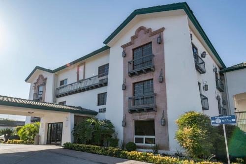 Saltillo Hotel | Quinta Dorada Hotel & Suites