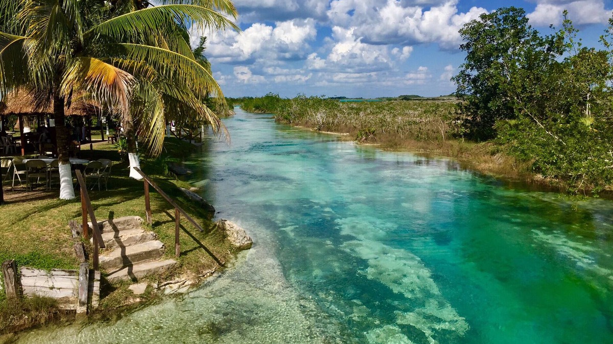 Chetumal House | Quinta Mai, True Lakefront, Paradise Found! Great swimming, fabulous colors,