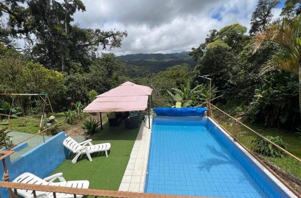 San Isidro Ski Chalet | Quinta privada con cabaña y piscina temperada