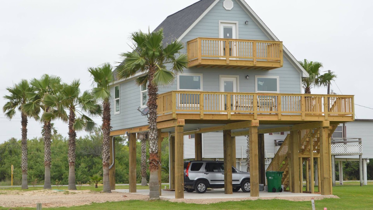 Quintana House | Quintana's "Tropical Breeze", located in Quaint Quintana Beach