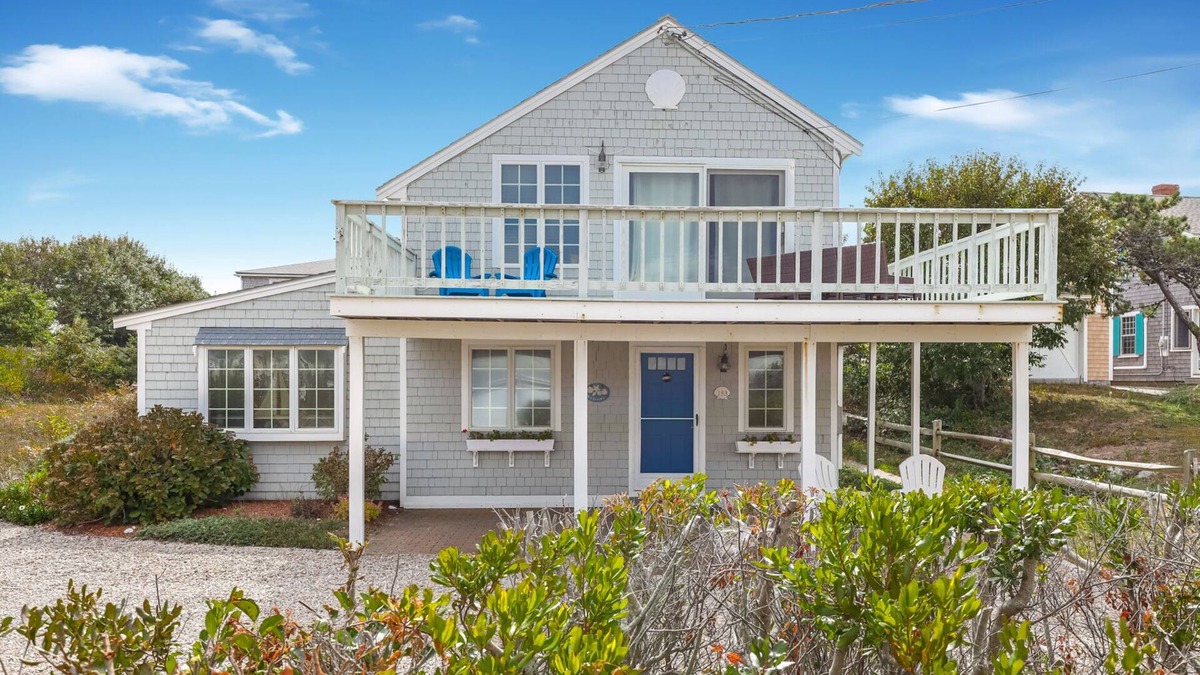 Dennis House | Quintessential Beach House