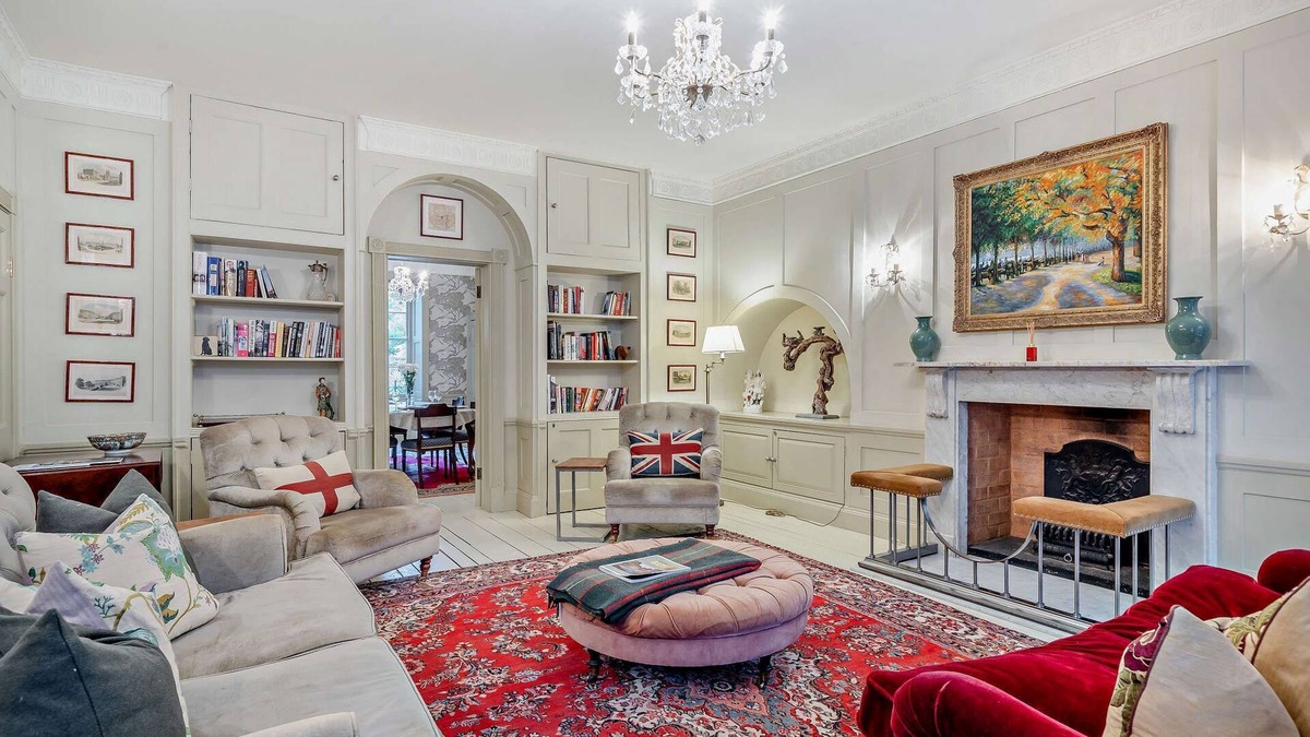 Bath Apartment | Quintessential English town-house apartment for 6
