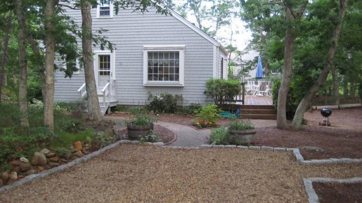 Edgartown House | Quintessential Vineyard Vacation Home