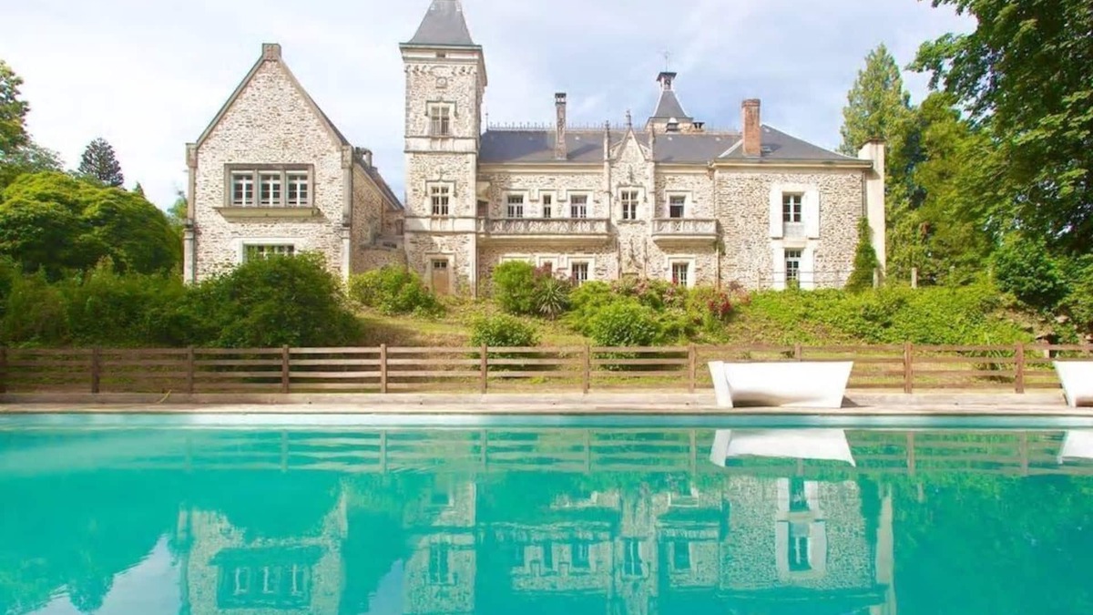 Saint-Priest-les-Fougeres Other | Quirky and Luxurious - Chateau d'Oche South Wing Gite