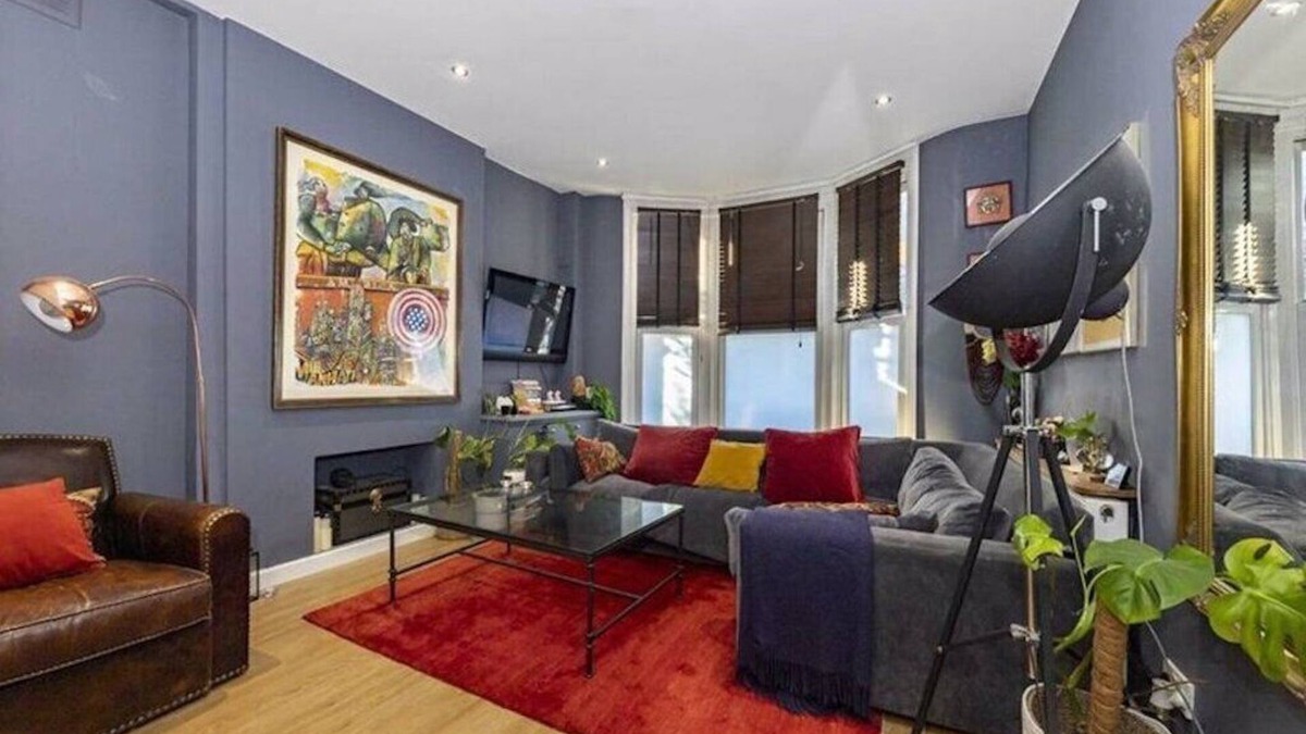 Tulse Hill Apartment | Quirky colourful apartment in Brixton with private patio
