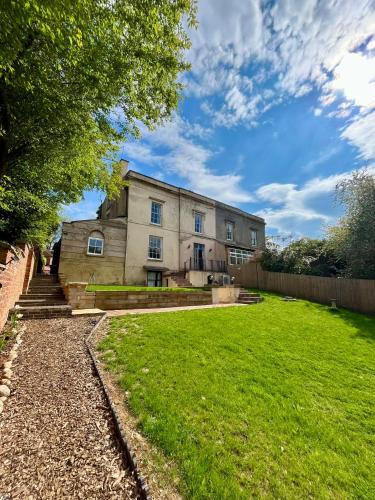 Northampton Apartment | Quirky Garden Apartment