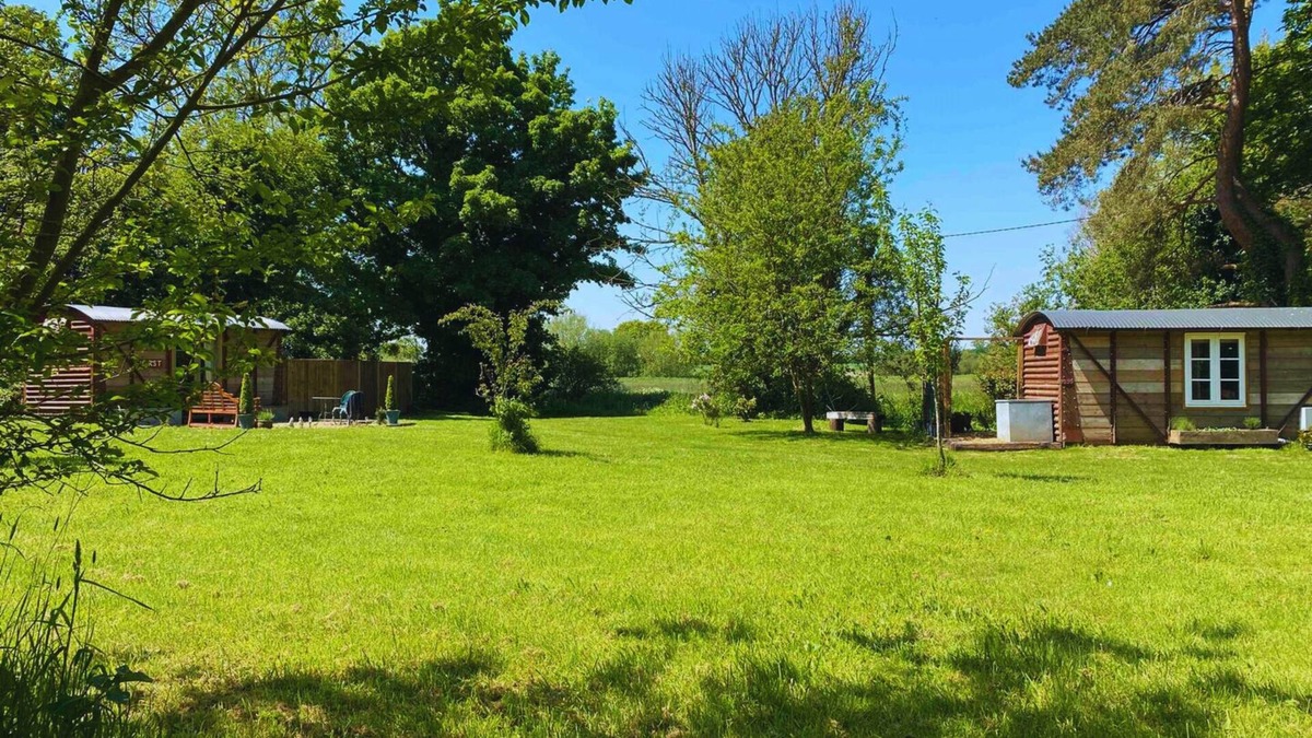 Aldborough Apartment | Quirky railway carriage has been crafted with attention to detail