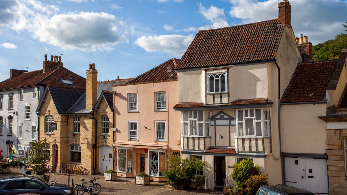 Axbridge House | Quirky, Spacious Old Angel House, Nr Cheddar/Bristol/Bath