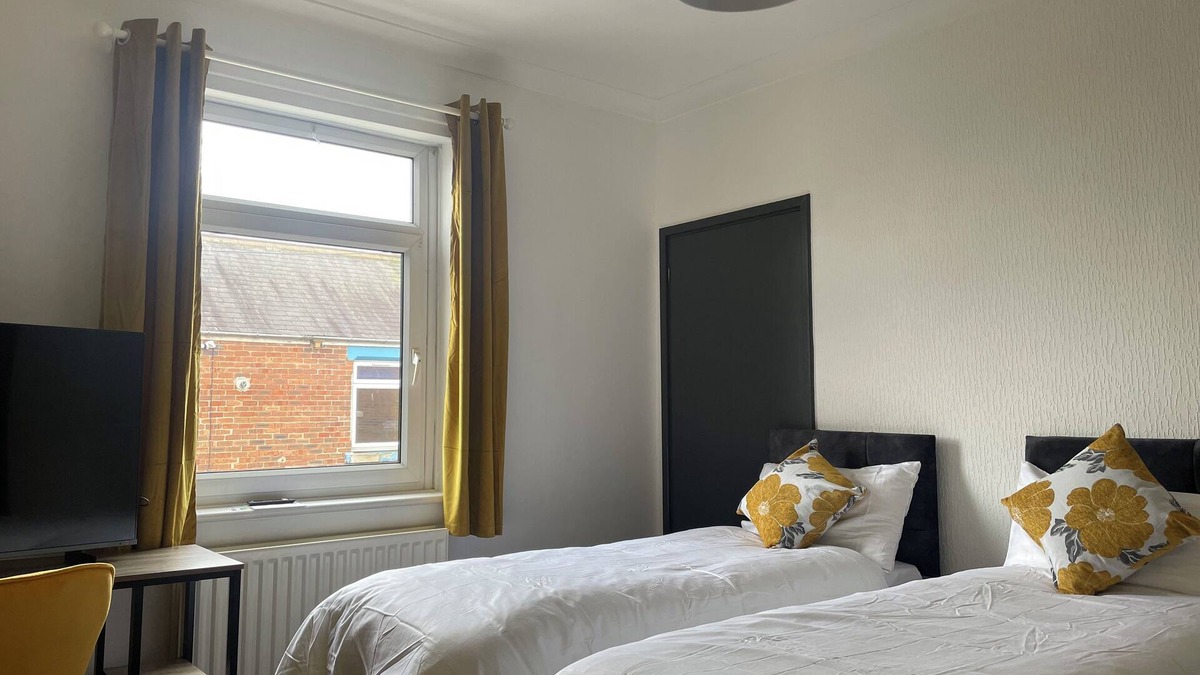 Kirk Merrington Apartment | Quirky yet Cosy King/Twin Room in a County Durham home
