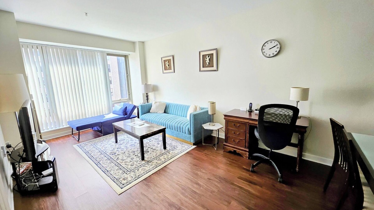 West End Apartment | Quite 1 Bd Apt nearby MGH,MIT,Harvard W/D In Suite