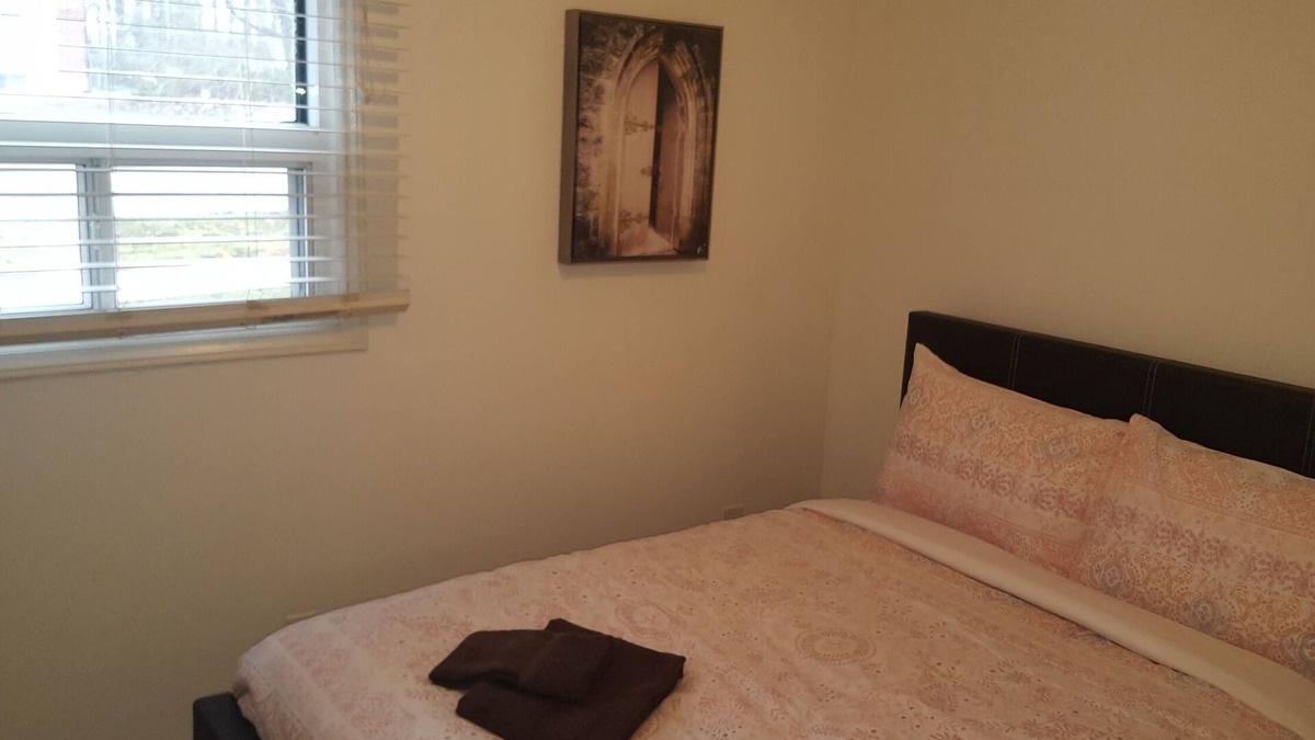 Newmarket House | Quite Aprt. close to everything. Two Parking Spots