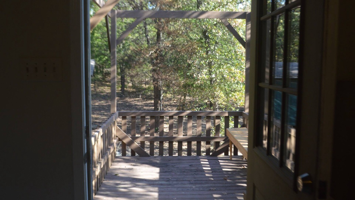 Denison House | Quite Country Retreat - Pet friendly! Its time for some fun.