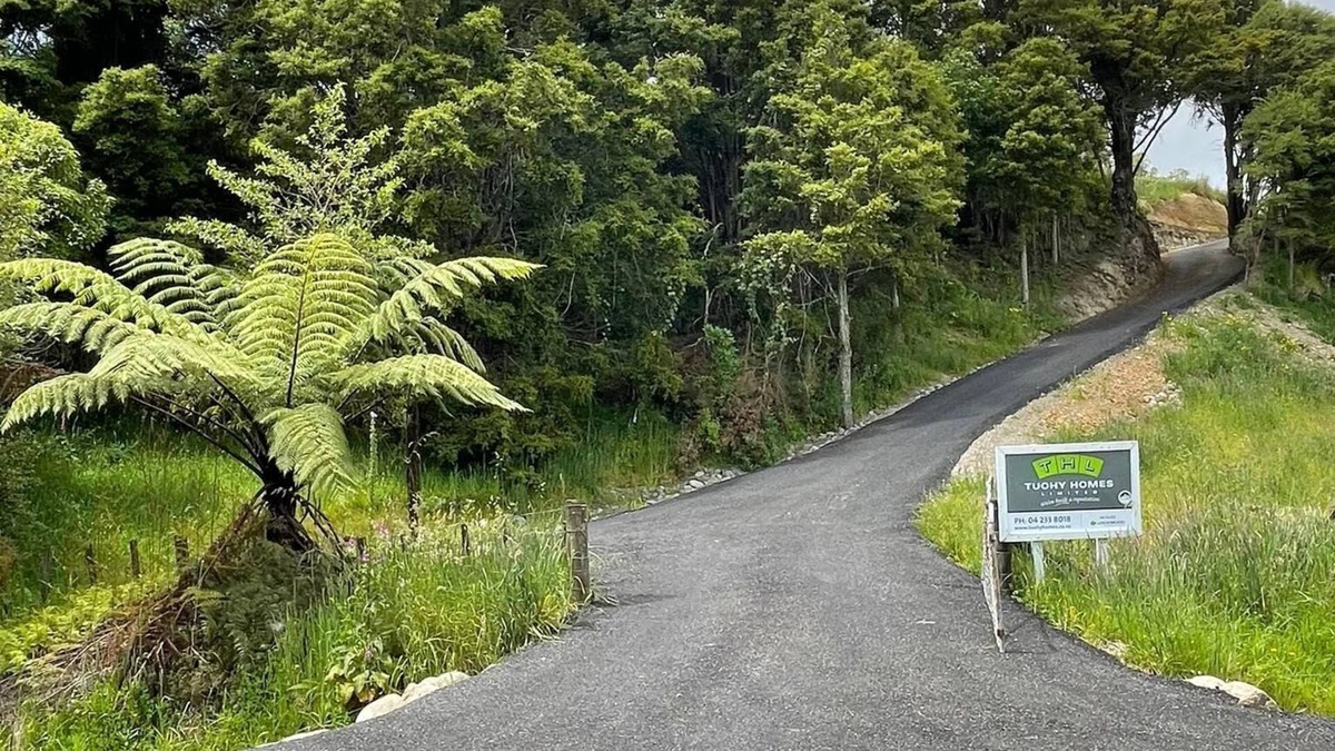 Tararua Forest Park House | Quite Private close to cafes beach river