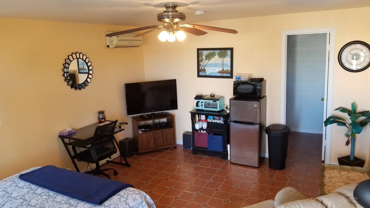 Lake Havasu City House | Quite studio with RV parking