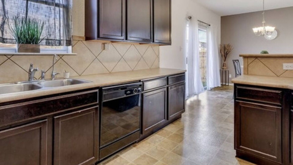 Southside House | Quite suburban home