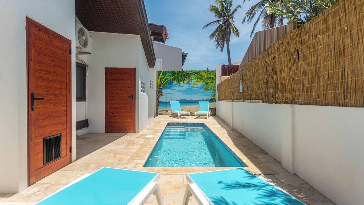 Shiribana House | Quite Villa, with pool. Easy drive to beaches. With car rental options.