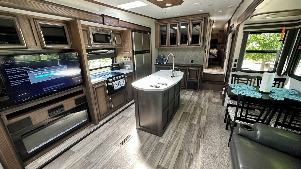 Elmore County House | Quite Vineyard Getaway!