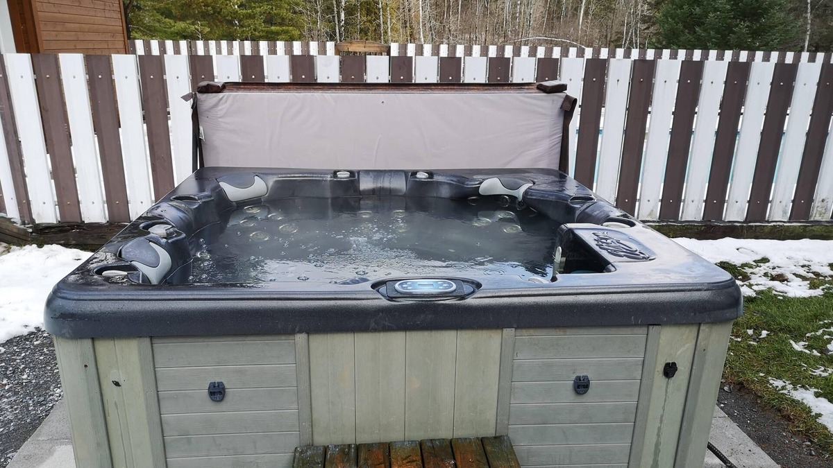 Beauceville Ski Chalet | Réserver et relaxer dans notre SPA 4 saisons
