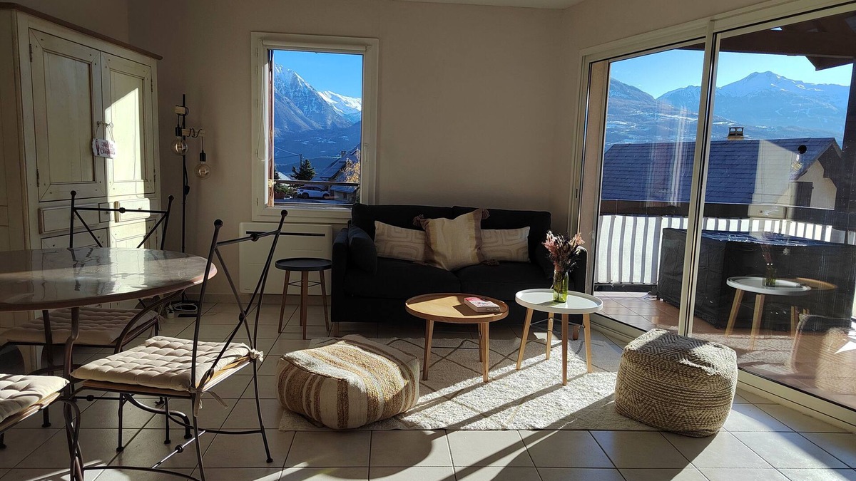 Embrun Apartment | Résidence Calme à Proximité Immédiate D'un Sentier de Randonnée