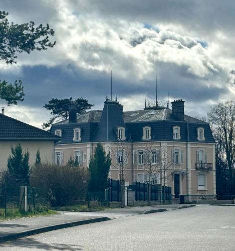 Dasle Apartment | Résidence Historique avec Terrasse
