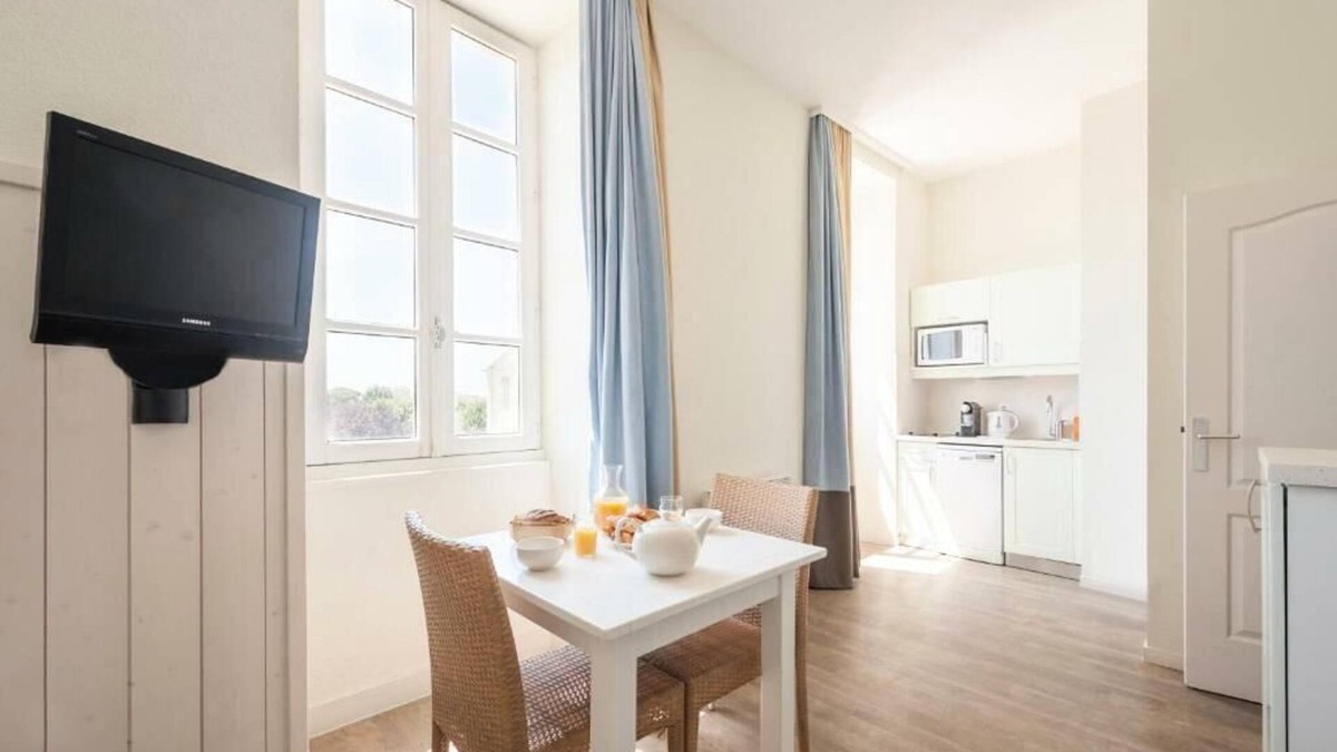Saint-Martin-de-Re Apartment | Résidence Pierre & Vacances Le Palais des Gouverneurs *** - Studio 2 persons