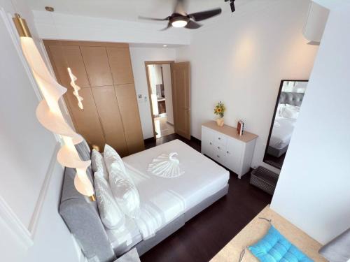 Central District Apartment | R&F Seine Region by ANJU