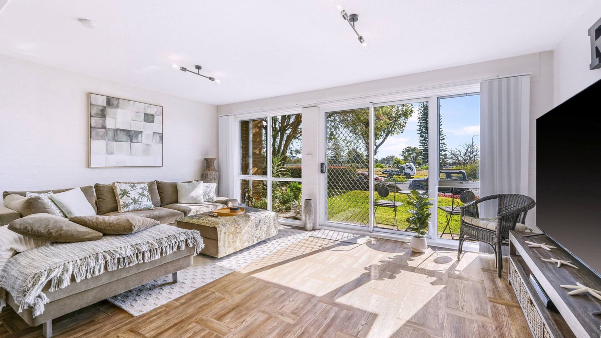 Port Macquarie House | R & R PORT MACQUARIEnViews to Port Macquarie Marina & Bay