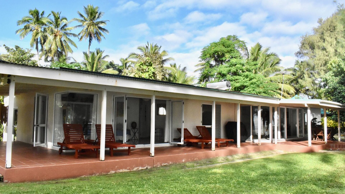 Arorangi House | Ra Mura - idyllic beachfront retreat