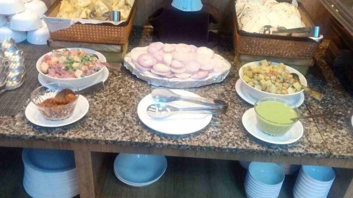 Jamnagar Hotel | RAAJ SVASTIK INN