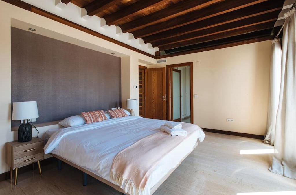 San Vicente House | Rabadan Brand New Amazing House with Terrace Parking