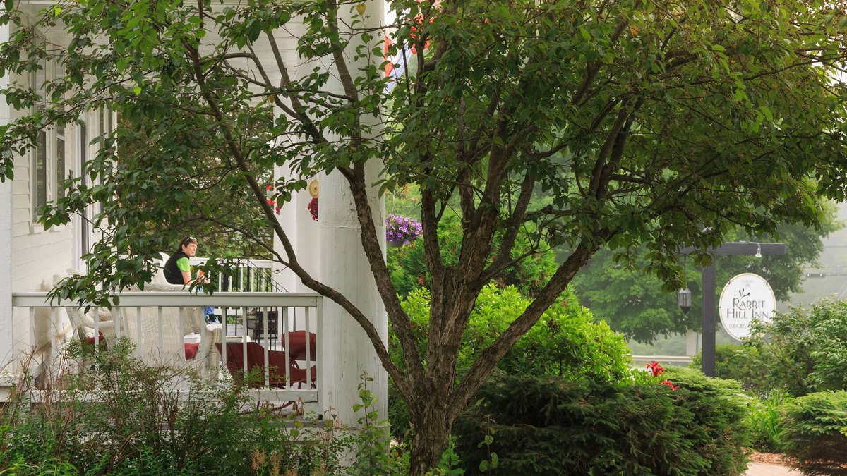 Lower Waterford Hotel | Rabbit Hill Inn