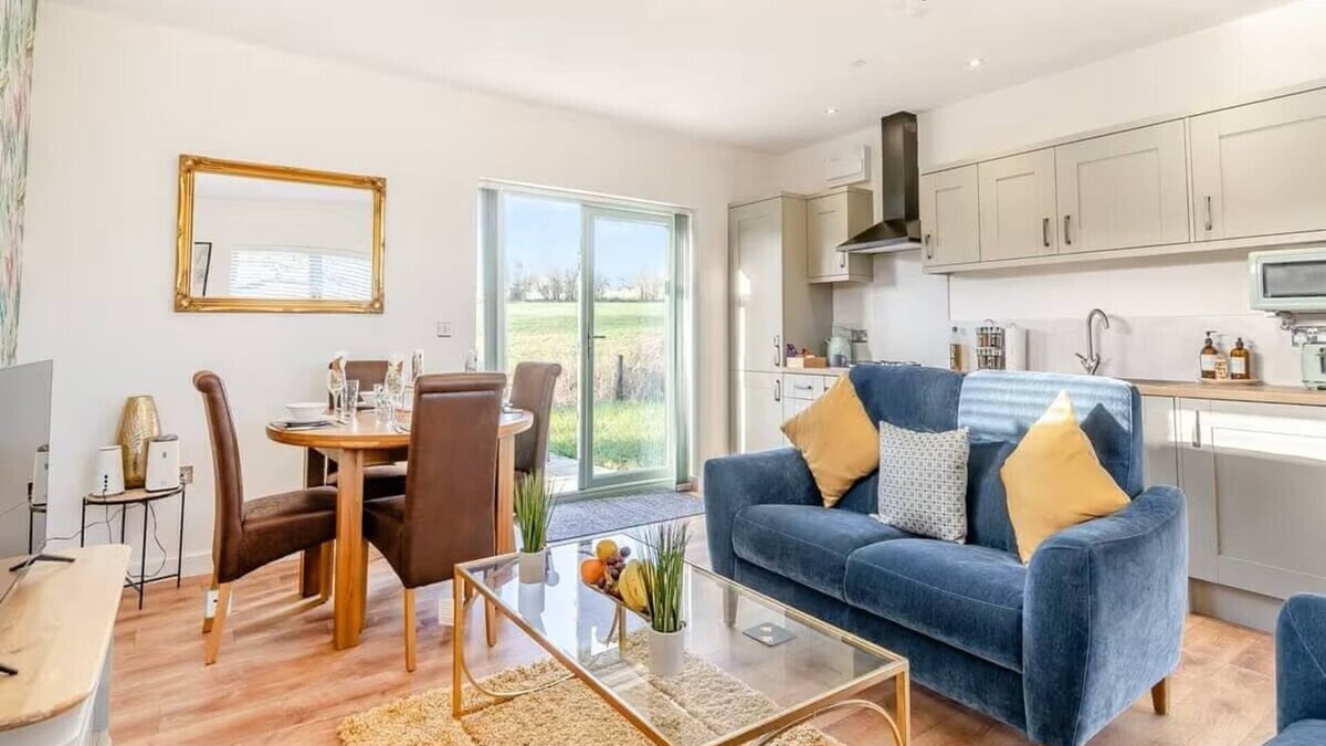 Tredunnock Cabin | Rabbit Meadow Lodge - Fantastic Views