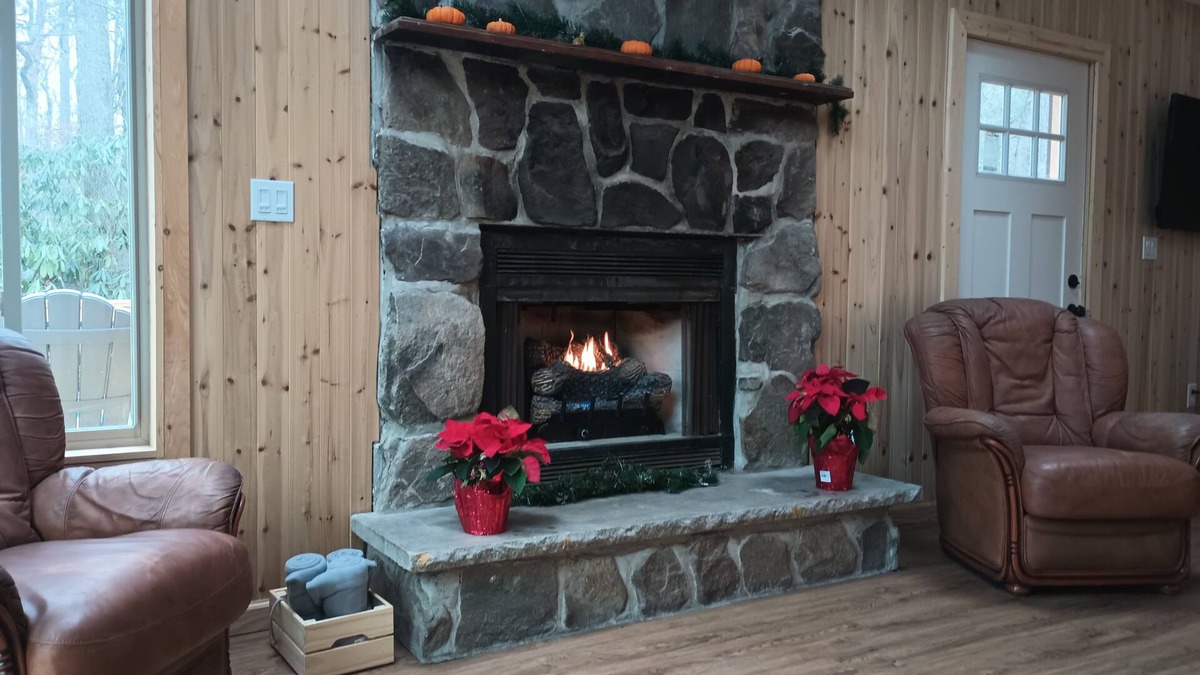 Greentown House | Raccoon House & Spa. Scandinavian style retreat w/sauna and hot tub.