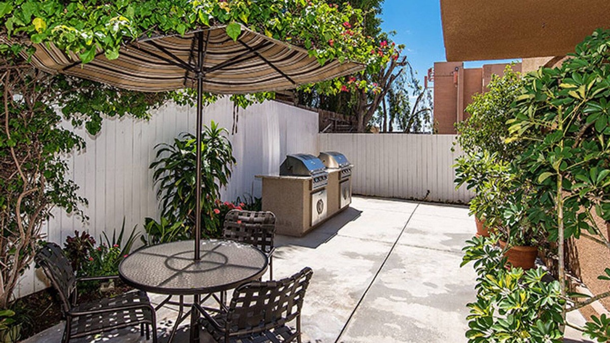 Hollywood Apartment | Rad Hollywood 1BR w/Gym, Spa + Pool, near shops by Blueground