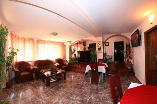Arad House | Radena