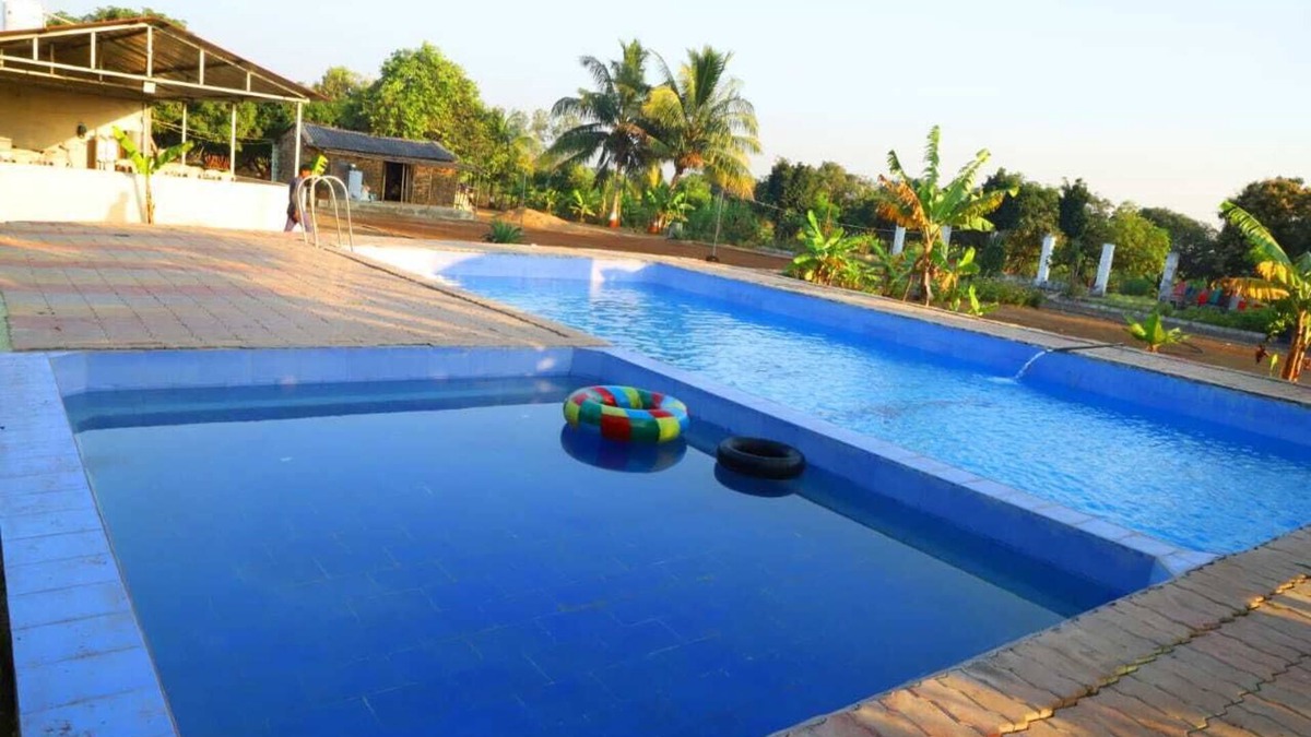 Maliya Hotel | Radhe Farm (200mtr from Devaliya Park)
