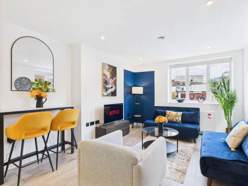 Hendon Apartment | Radiant & Modern 2 Bedroom Flat Sleeps 8