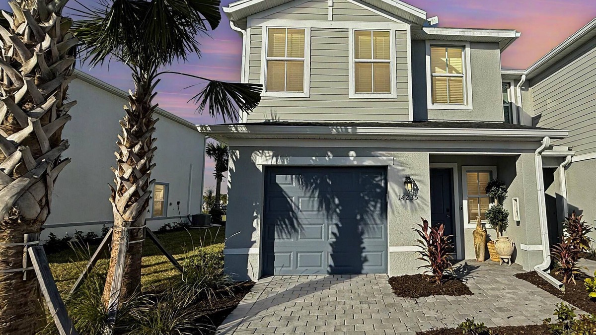 Braden River House | Radiant Retreat- luxe Living