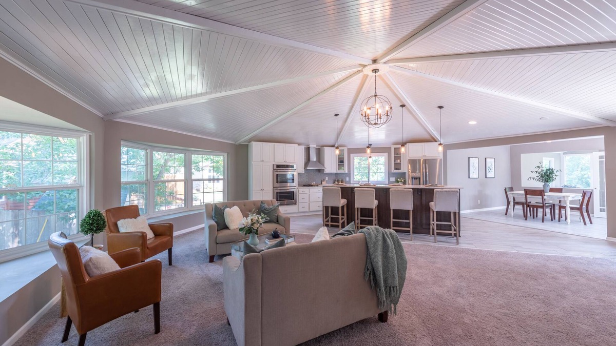 Inver Grove Heights House | Radiant Riverfront Retreat