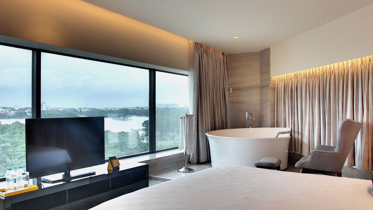 Ulsoor Hotel | Radisson Bengaluru City Center