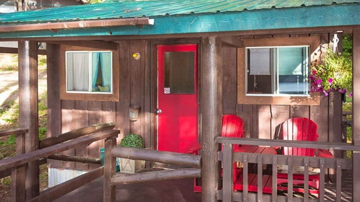 Papineau-Cameron Cottage | Radisson Cottage