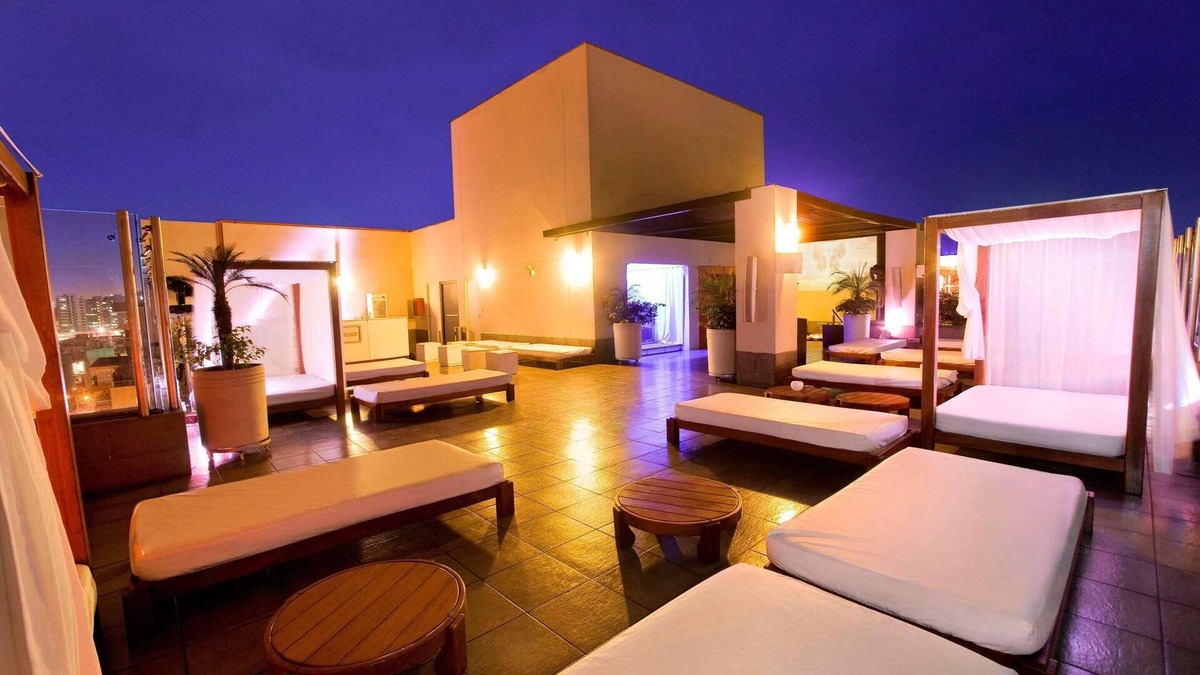 Petit Jean Ocharan Hotel | Radisson Hotel Decapolis Miraflores