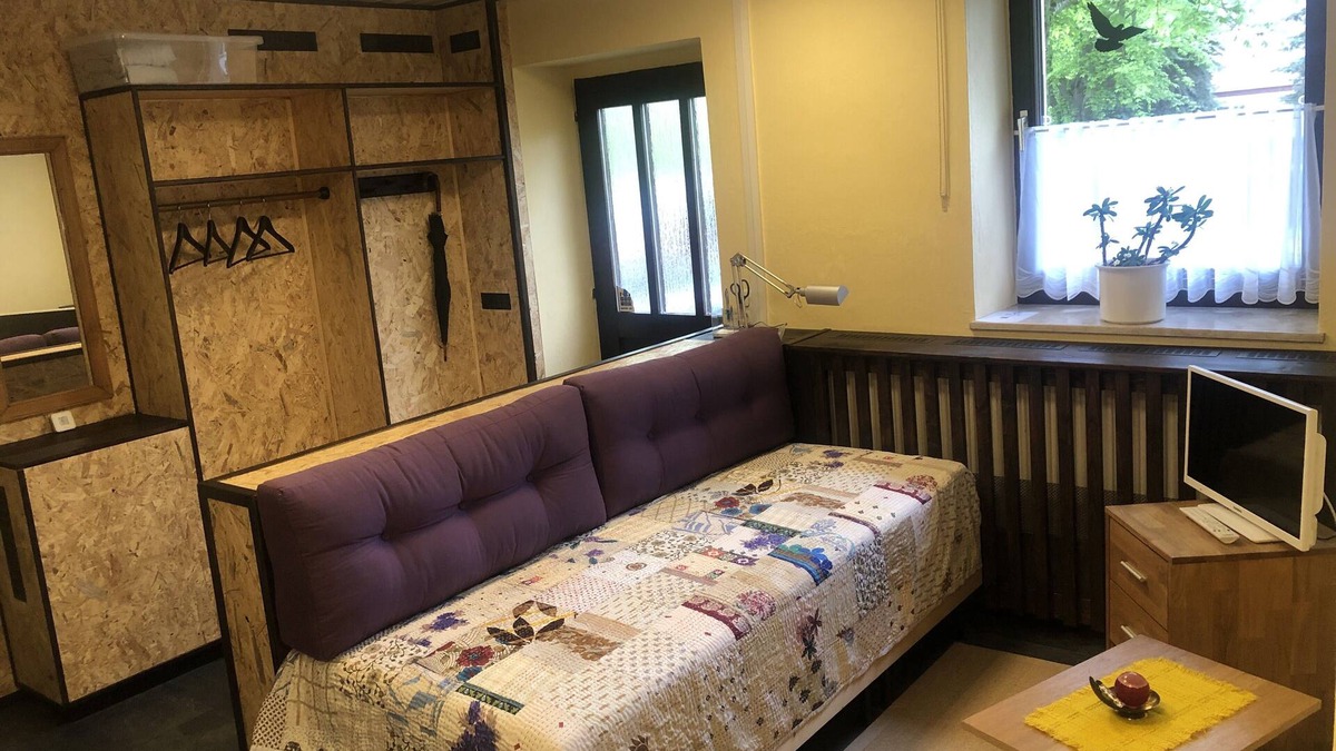 Ziethen Apartment | Radlerzimmer mit Separatem Bad Außerhalb des Zimmers. Sehr Gemütlich