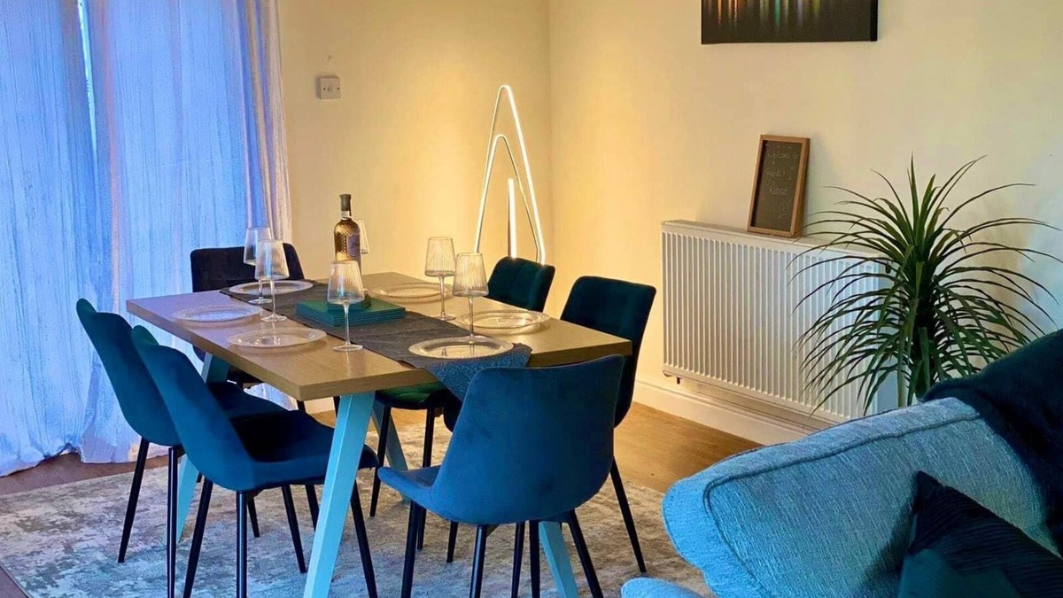 Sibford Gower House | Radway Retreat - Cozy Countryside House