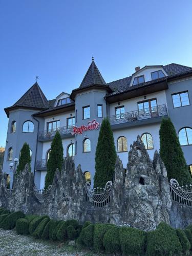 Roztoky Hotel | Raffaello