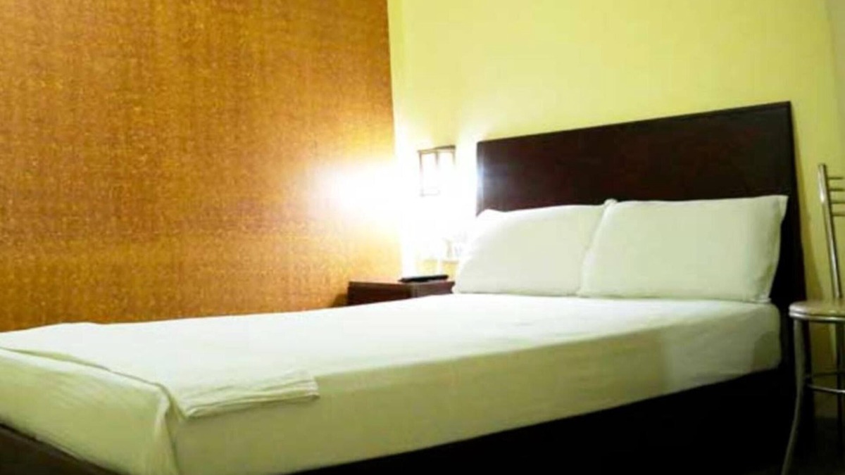 Kayamkulam Hotel | Raga Residency
