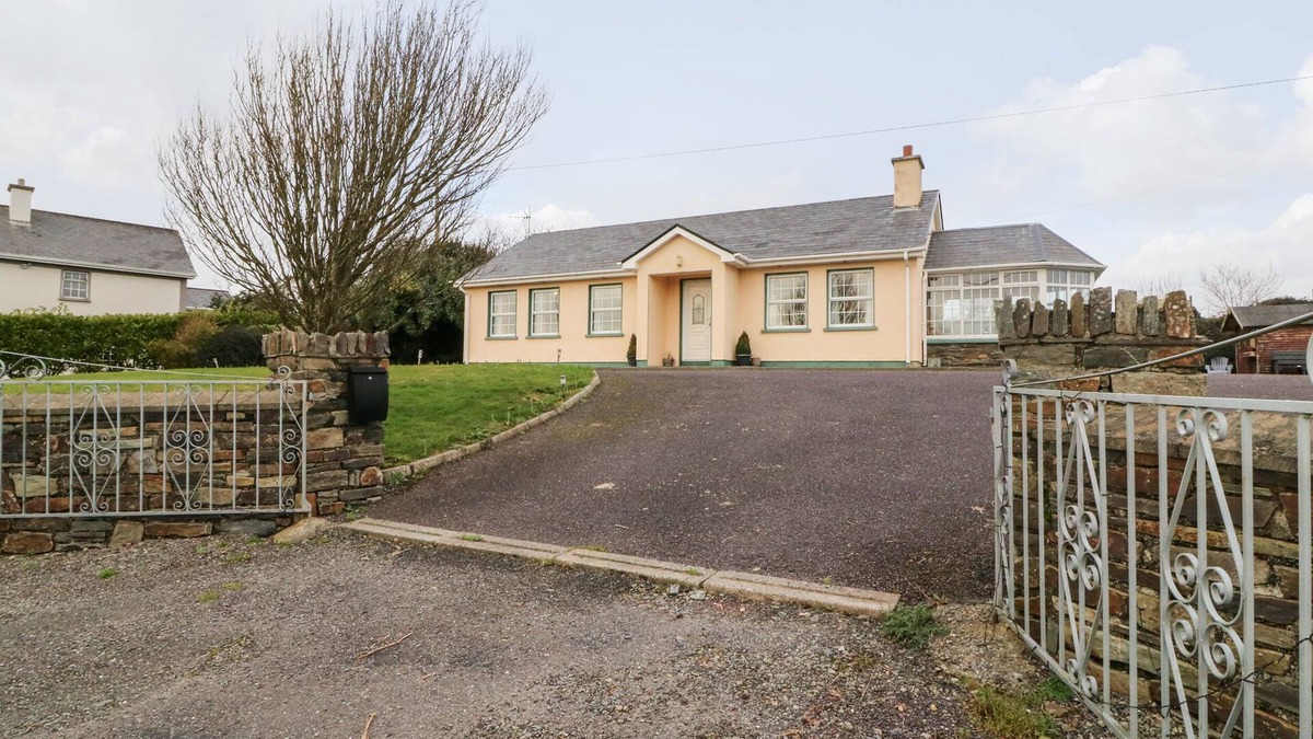 Castletownsend Cottage | RAHEEN, family friendly in Castletownshend, County Cork