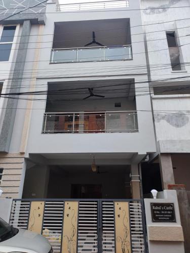 Visakhapatnam Apartment | Rahul's Castle Guest House