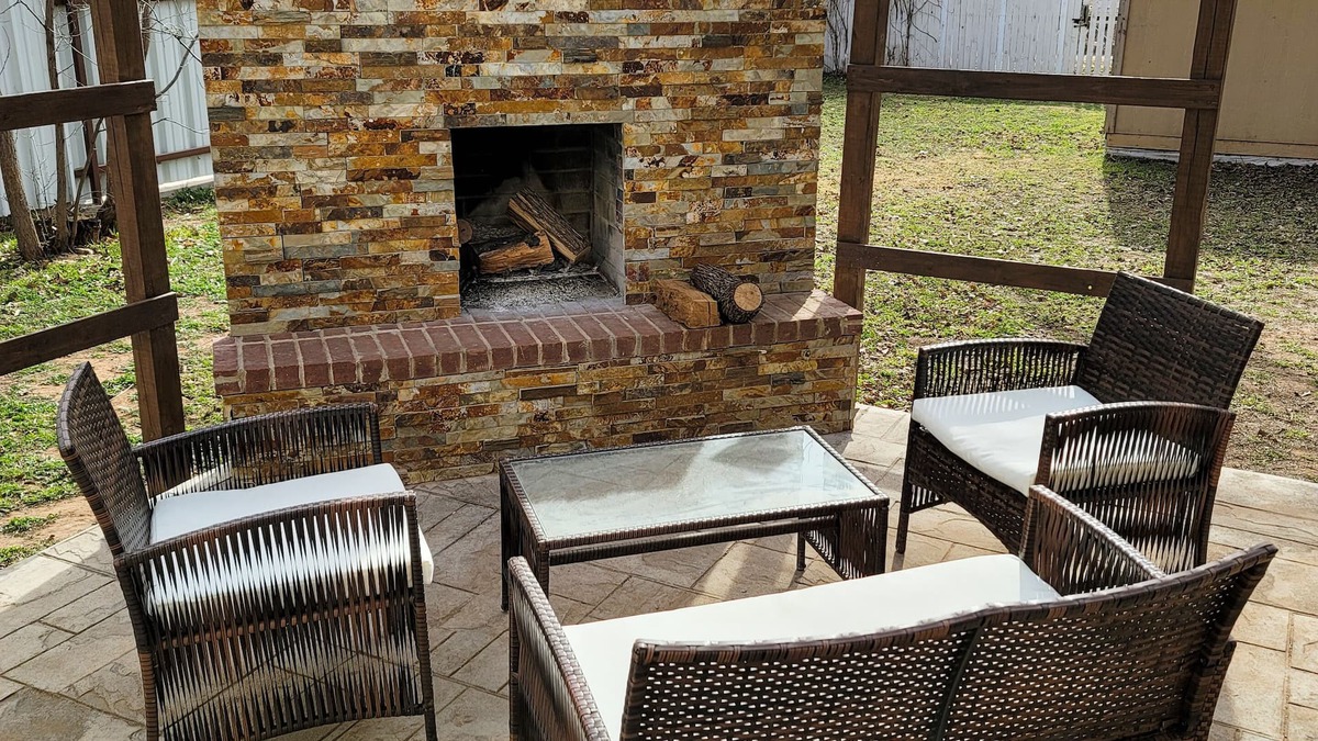 Heart of Lubbock House | Raider Retreat - near campus - backyard fireplace - pets welcome